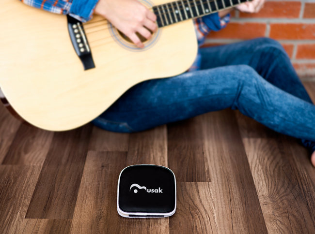 retailshots-product-photography-guitar-pick-case-28361